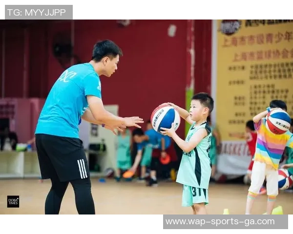 篮球商店全新开业精选装备助你提升球技与享受比赛乐趣